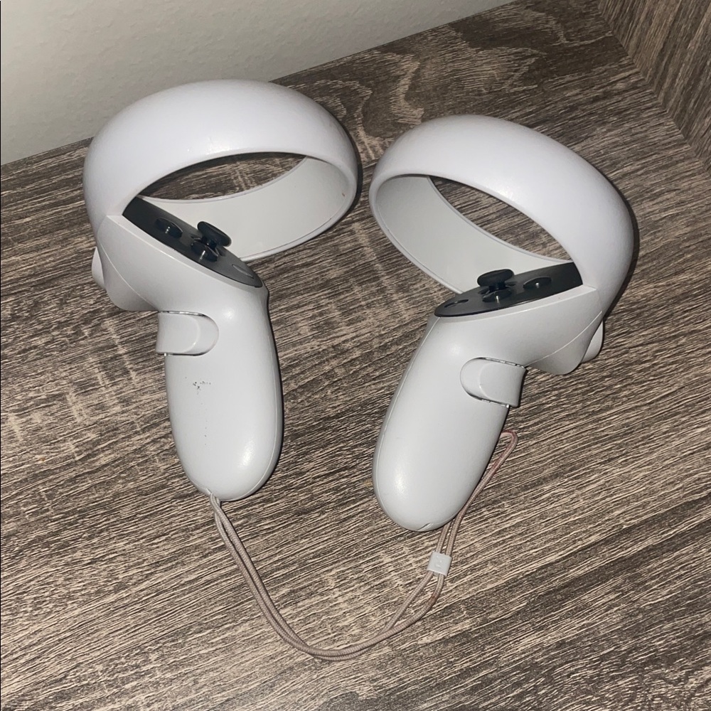 Oculus White VR Controllers